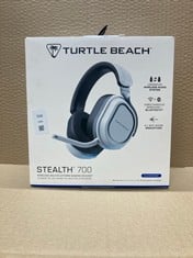 Lot 558  
            Edinburgh SR24 - Delivery Only 

                
TURTLE BEACH STEALTH 700 WHITE PLAYSTATION WIRELESS GAMING HEADSET, BLUETOOTH, DU...