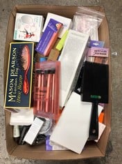 Lot 641  
            Edinburgh SR24 - Delivery Only 

                
QUANTITY OF HEALTH & BEAUTY ITEMS TO INCLUDE REAL TECHNIQUES FACE BASE MAKEUP BRU...