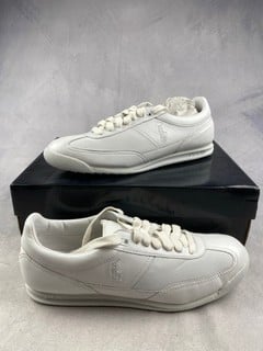 Lot 104  
            Nottingham Luxury Room - Delivery Only 

                
Polo Ralph Lauren Vicars Sneakers - Size UK 11 (VAT ONLY PAYABLE ON BUYERS PREMIU...