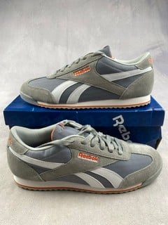 Lot 109  
            Nottingham Luxury Room - Delivery Only 

                
Reebok Classic Sneakers - Size UK 10 (VAT ONLY PAYABLE ON BUYERS PREMIUM)(MPSE528...