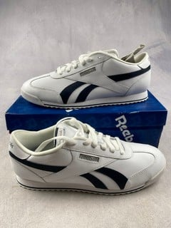 Lot 111  
            Nottingham Luxury Room - Delivery Only 

                
Reebok Classic Sneakers - Size UK 10 (VAT ONLY PAYABLE ON BUYERS PREMIUM)(MPSS012...