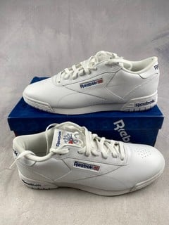 Lot 117  
            Nottingham Luxury Room - Delivery Only 

                
Reebok Classic Sneakers - Size UK 11 (VAT ONLY PAYABLE ON BUYERS PREMIUM)(MPSS014...