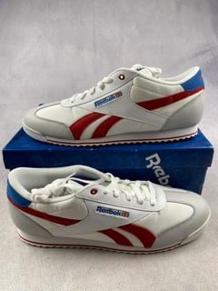 Lot 118  
            Nottingham Luxury Room - Delivery Only 

                
Reebok Classic Sneakers - Size UK 11 (VAT ONLY PAYABLE ON BUYERS PREMIUM)(MPSS014...