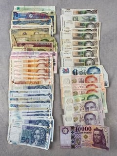 Lot 128  
            Nottingham Luxury Room - Delivery Only 

                
Various Foreign Currency Notes Including Singapore, Turkey, Hong Kong, And Croati...