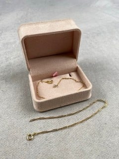 Lot 143  
            Nottingham Luxury Room - Delivery Only 

                
Yvonne Leon18K Yellow Bracelet, 20cm. 18K Yellow Bracelet with 0.05ct Diamond, 20...