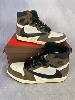 Lot 159  
            Nottingham Luxury Room - Delivery Only 

                
Air Jordan 1 x Travis Scott High OG SP  CD4487-100, Box - Size UK 8.5 (VAT ONLY P...