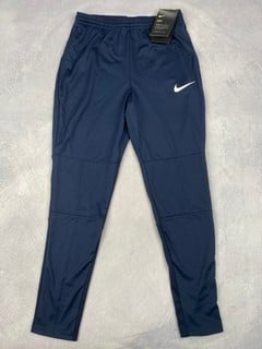 Lot 176  
            Nottingham Luxury Room - Delivery Only 

                
Nike Youth Dry Fit Bottoms, With Tags - Size L (VAT ONLY PAYABLE ON BUYERS PREMIUM)