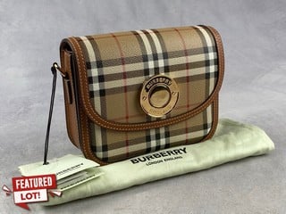 Lot 1  
            Nottingham Luxury Room - Delivery Only 

                
Burberry Small Elizabeth Bag, With Dustbag, Tags & Strap - Approx 19 x 6 x 16 cm ...