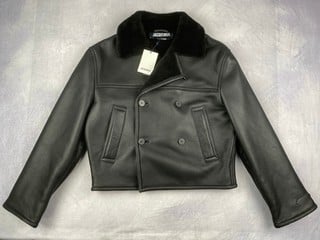 Lot 24  
            Nottingham Luxury Room - Delivery Only 

                
Jaquemus "La Croisiere" Collection The Marino Leather Jacket, With Spare Button -...