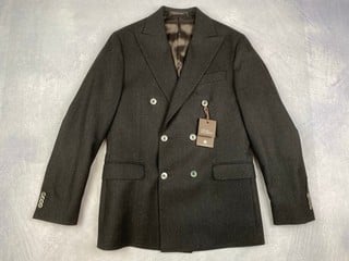 Lot 27  
            Nottingham Luxury Room - Delivery Only 

                
Oscar Jobson Farris Blazer, With Tag - Size 46 RRP £580