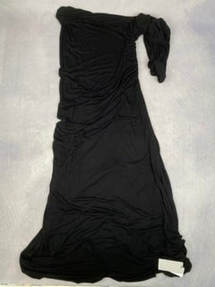 Lot 45  
            Nottingham Luxury Room - Delivery Only 

                
Rick Owens Lillies Poppy Gown, With Tags - Size 12 RRP £690