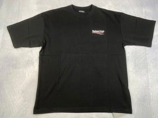 Lot 59  
            Nottingham Luxury Room - Delivery Only 

                
Balenciaga Political Oversized T-Shirt, With Tag - Size M (VAT ONLY PAYABLE ON BU...