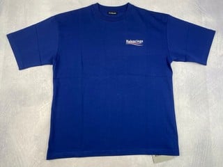 Lot 61  
            Nottingham Luxury Room - Delivery Only 

                
Balenciaga Political Oversized T-Shirt, With Tag - Size M (VAT ONLY PAYABLE ON BU...