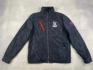 Lot 83  
            Nottingham Luxury Room - Delivery Only 

                
Crystal palace Zip Jacket - Size M (VAT ONLY PAYABLE ON BUYERS PREMIUM)(MPSE54078...