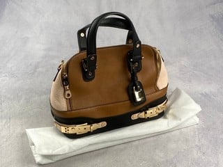 Lot 89  
            Nottingham Luxury Room - Delivery Only 

                
Dune  Handbag, With Dust Bag, Approx. 30x21x18cm (VAT ONLY PAYABLE ON BUYERS PREM...