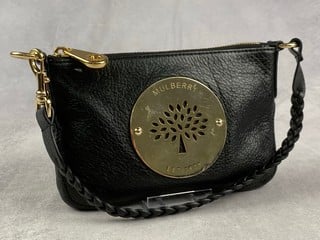 Lot 94  
            Nottingham Luxury Room - Delivery Only 

                
Mulberry Daria Clutch Bag, Approx. 19x12x3cm (VAT ONLY PAYABLE ON BUYERS PREMIUM)...