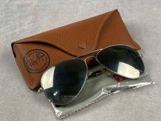Lot 96  
            Nottingham Luxury Room - Delivery Only 

                
Ray Ban Aviator Sunglasses RB3025 With Case (VAT ONLY PAYABLE ON BUYERS PREMIUM)(...
