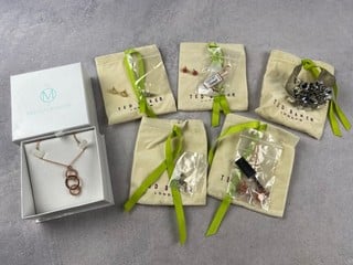 Lot 99  
            Nottingham Luxury Room - Delivery Only 

                
Ted Baker And Melissa Odabash Various Costume Jewellery (VAT ONLY PAYABLE ON BUYE...