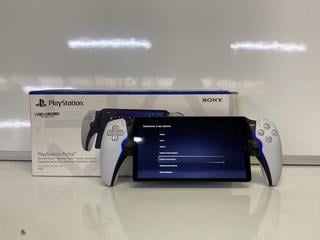 Lot 182  
            Birmingham Tech - Parcel Delivery Only 

                
SONY PLAYSTATION PORTAL REMOTE PLAYER (ORIGINAL RRP - £199): MODEL NO CFI-Y1016 [...