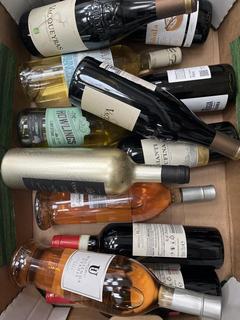 Lot 121  
            Chesterfield SR40 - Collection or Optional Home Delivery 

                
12 X ASSORTED BOTTLES TO INCLUDE COLPASSO, VACQUEYRAS AND MEDICI RICCARDI (LOCATI...