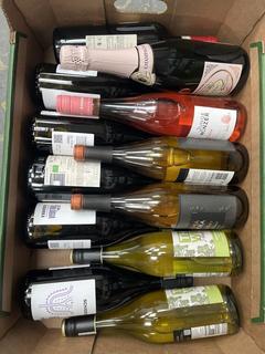 Lot 124  
            Chesterfield SR40 - Collection or Optional Home Delivery 

                
12 X ASSORTED BOTTLES TO INCLUDE BISSINGER & CO, THIS WINE AND MEDICI RICCARDI (L...
