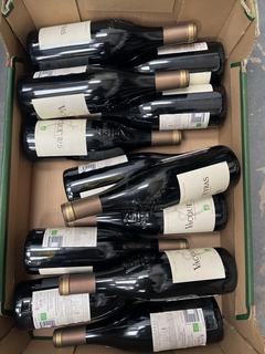 Lot 12  
            Chesterfield SR40 - Collection or Optional Home Delivery 

                
12 X BOTTLES OF VACQUEYRAS CRU DE LA VALLEE DU RHONE (LOCATION: SR40)(WE OPERATE ...