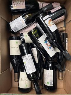 Lot 132  
            Chesterfield SR40 - Collection or Optional Home Delivery 

                
12 X ASSORTED BOTTLES TO INCLUDE CARMEN, VACQUEYRAS AND BISSINGER & CO (LOCATION:...