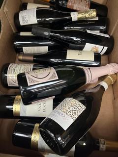 Lot 135  
            Chesterfield SR40 - Collection or Optional Home Delivery 

                
12 X ASSORTED BOTTLES TO INCLUDE BISSINGER & CO, VACQUEYRAS AND DON SILVESTRE (LO...