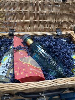 Lot 196  
            Chesterfield SR40 - Collection Only 

                
JOHN LEWIS CRAFT GIN CLUB HAMPER WITH MERMAID GIN SMALL BATCH ISLE OF WHITE DISTI...