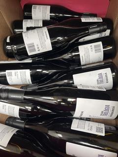 Lot 62  
            Chesterfield SR40 - Collection or Optional Home Delivery 

                
12 X BOTTLES OF SCHIEBER SZEKSZARDI TRILOGIA KADARKA (LOCATION: SR40)(WE OPERATE ...