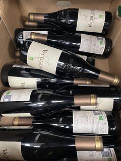 Lot 90  
            Chesterfield SR40 - Collection or Optional Home Delivery 

                
12 X BOTTLES OF VACQUEYRAS CRU DE LA VALLEE DU RHONE (LOCATION: SR40)(WE OPERATE ...