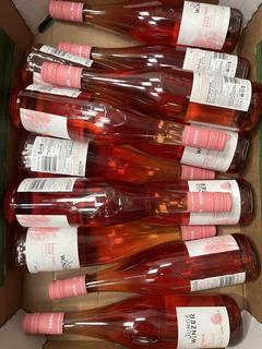 Lot 92  
            Chesterfield SR40 - Collection or Optional Home Delivery 

                
12 X BOTTLES OF JUNGE WINZER PINOT NOIR ROSE (LOCATION: SR40)(WE OPERATE A CHALLE...