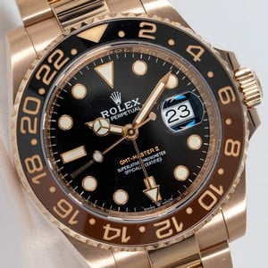 Nottingham Luxury Designer Room - JPLUX - 242 - A Selection of Watches