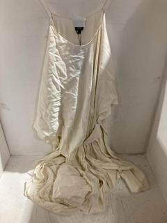 Lot 1104  
            Birmingham SR108 - Parcel Delivery Only 

                
2 X ITEMS TO INCLUDE JOHN LEWIS & PARTNERS X AWAKE MODE WHITE DECONSTRUCT DRESS S...