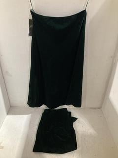 Lot 1106  
            Birmingham SR108 - Parcel Delivery Only 

                
2 X JOHN LEWIS & PARTNERS WOMEN'S CLOTHING TO INCLUDE RALPH LAUREN SHARA KNEE A L...