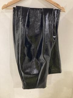 Lot 1107  
            Birmingham SR108 - Parcel Delivery Only 

                
JOHN LEWIS & PARTNERS X AWAKE MODE NAPLAK BLACK TROUSERS SIZE UK 14 ORIGINAL RRP ...