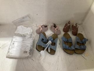 Lot 1122  
            Birmingham SR108 - Parcel Delivery Only 

                
10 X JOHN LEWIS & PARTNERS KIDS SHOES TO INCLUDE CLARKS ODIAN CHARM T SANDALS SIZ...