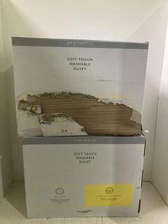 Lot 1168  
            Birmingham SR108 - Parcel Delivery Only 

                
2 X JOHN LEWIS & PARTNERS ITEMS TO INCLUDE SYNTHETIC SOFT TOUCH WASHABLE DUVET (8...