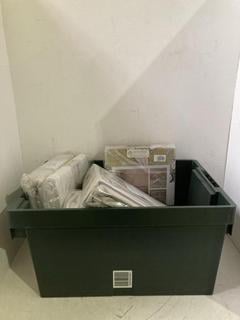 Lot 1172  
            Birmingham SR108 - Parcel Delivery Only 

                
BOX OF JOHN LEWIS & PARTNERS TO INCLUDE SOFT & SILKY FITTED SHEET (80010 - 440009...