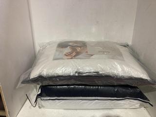 Lot 1192  
            Birmingham SR108 - Parcel Delivery Only 

                
2 X ITEMS TO INCLUDE DOWNLAND DUCK FEATHER 2 PILLOW PAIR