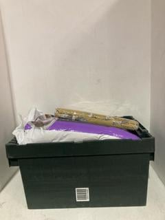 Lot 1196  
            Birmingham SR108 - Parcel Delivery Only 

                
BOX OF ITEMS TO INCLUDE SILENTNIGHT V-SHAPED SUPPORT PILLOW