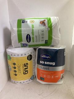 Lot 1198  
            Birmingham SR108 - Parcel Delivery Only 

                
3 X ITEMS TO INCLUDE SILENT NIGHT ANTI-ALLERGY DUVET (KING SIZE 10.5 TOG)
