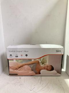 Lot 1211  
            Birmingham SR108 - Parcel Delivery Only 

                
TEMPUR ORIGINAL PILLOW ORIGINAL RRP £130