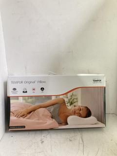 Lot 1212  
            Birmingham SR108 - Parcel Delivery Only 

                
TEMPUR ORIGINAL PILLOW ORIGINAL RRP £130