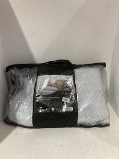 Lot 131  
            Birmingham SR108 - Parcel Delivery Only 
                
TEMPUR PRIMA PILLOW SIZE MEDIUM