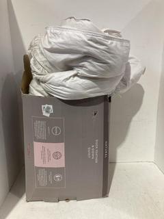 Lot 133  
            Birmingham SR108 - Parcel Delivery Only 
                
JOHN LEWIS & PARTNERS NATURAL DUCK FEATHER & DOWN DUVET 260X220CM