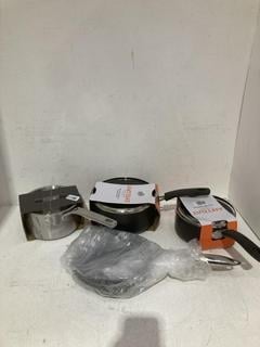 Lot 154  
            Birmingham SR108 - Parcel Delivery Only 
                
4 X ITEMS TO INCLUDE JOHN LEWIS & PARTNERS 5-PLY THERMACORE SAUCEPAN WITH LID 16CM