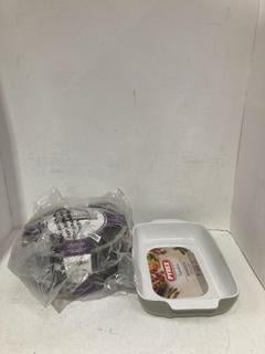 Lot 157  
            Birmingham SR108 - Parcel Delivery Only 
                
2 X ITEMS TO INCLUDE JOHN LEWIS & PARTNERS EAZIGLIDE NEVER STICK 3 PROFESSIONAL 6...