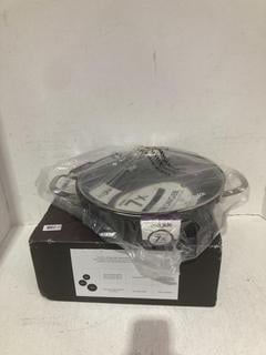 Lot 160  
            Birmingham SR108 - Parcel Delivery Only 

                
2 X ITEMS TO INCLUDE JOHN LEWIS & PARTNERS EAZIGLIDE NON STICK 2 7 X STRONGER SHA...