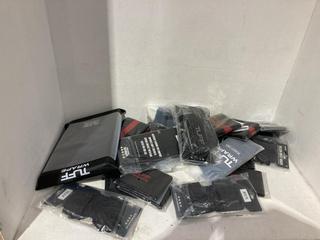 Lot 250  
            Birmingham SR108 - Parcel Delivery Only 
                
BOX OF TUFFWRAPS GYM STRAPS & GEAR TO INCLUDE TUFF WRAPS DEADLIFT SOCKS